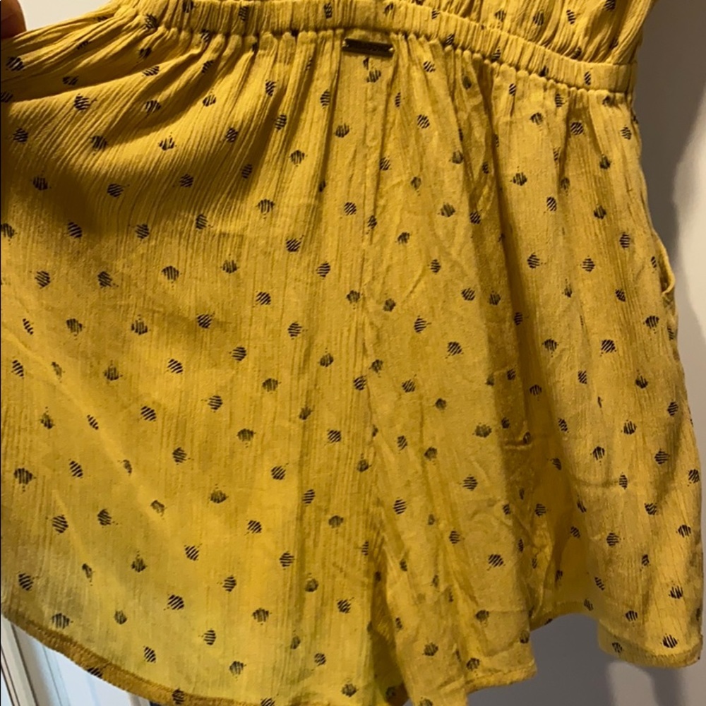 🔥🔥BILLABONG - RUFFLE SLEEVE ROMPER🔥🔥 - Picture 6 of 8